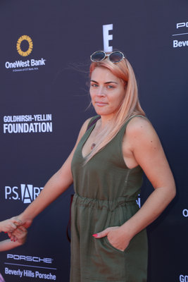 Busy Philipps puzzle G1031817