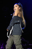 Ariana Grande hoodie #1572059