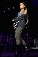 Ariana Grande sweatshirt #1572060