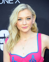 Emily Kinney Mouse Pad G1091542