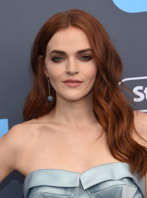 Madeline Brewer puzzle G1211664