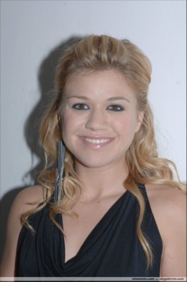 Kelly Clarkson puzzle G124246