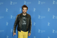 Robert Pattinson Longsleeve T-shirt #1842362