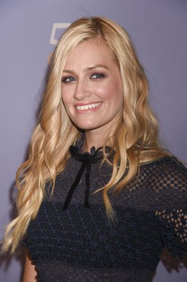 Beth Behrs Poster G1326355