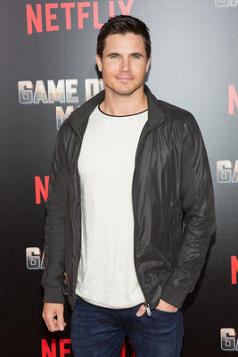 Robbie Amell Poster G1447609