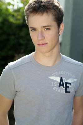 Jeremy Sumpter Poster G1508226