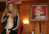 Shakira hoodie #128169