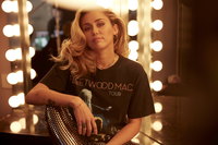 Miley Cyrus Longsleeve T-shirt #2080295
