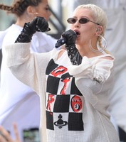 Christina Aguilera sweatshirt #2105015
