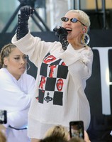 Christina Aguilera Longsleeve T-shirt #2105017