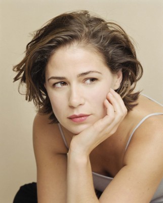 Maura Tierney Poster G160978