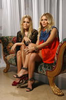 Mary-kate Olsen & Ashley Olsen magic mug #G1887014