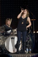 Hilary Duff Performs Tank Top #223178