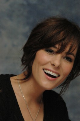 Parker Posey Poster G212439