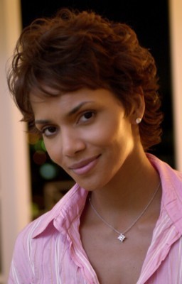 Halle Berry Poster G22338