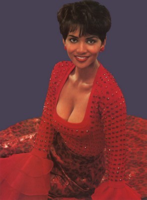 Halle Berry Poster G22396