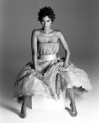 Halle Berry Poster G226679
