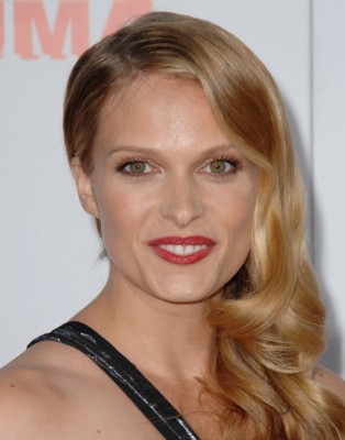 Vinessa Shaw Mouse Pad G238790