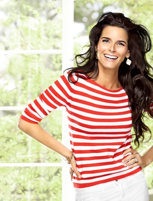 Angie Harmon Poster G2440136