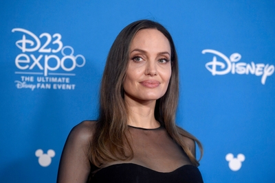 Angelina Jolie Mouse Pad G2458585