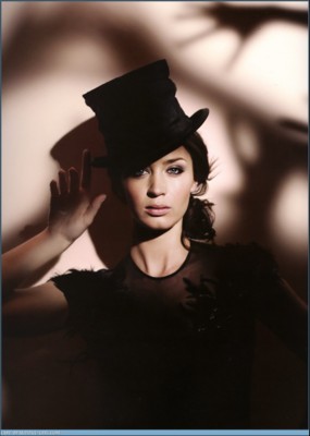 Emily Blunt Stickers G245907