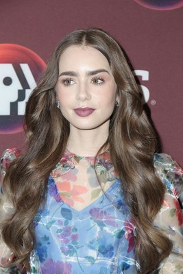Lily Collins Poster G2475433