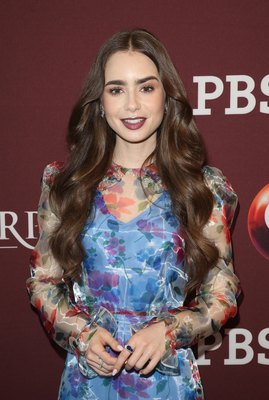 Lily Collins Poster G2475507