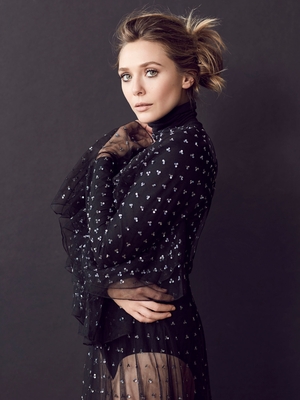 Elizabeth Olsen sweatshirt
