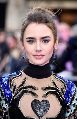Lily Collins Poster G2495307