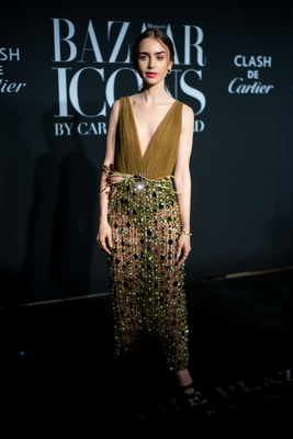 Lily Collins puzzle G2495314