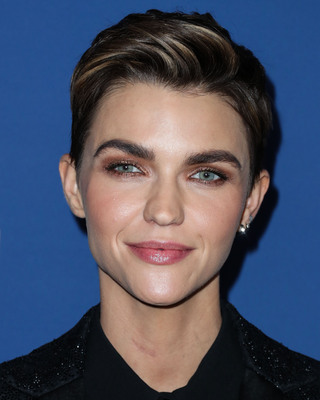 Ruby Rose Stickers G2523628