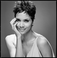 Halle Berry t-shirt #3082062
