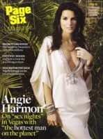 Angie Harmon magic mug #G255329