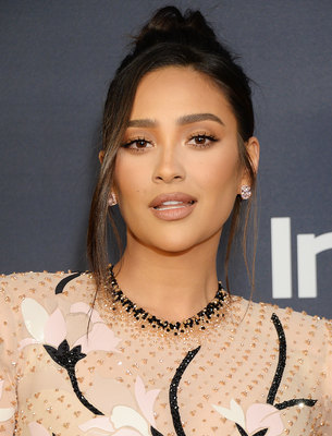 Shay Mitchell puzzle G2558930