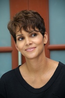 Halle Berry t-shirt #3112425