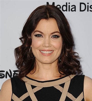 Bellamy Young canvas poster