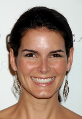 Angie Harmon Poster G290471