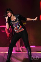 Demi Lovato Longsleeve T-shirt #284212