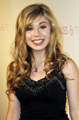 Jennette McCurdy Mouse Pad G293180