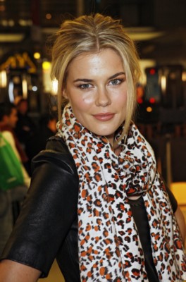 Rachael Taylor Mouse Pad G295052