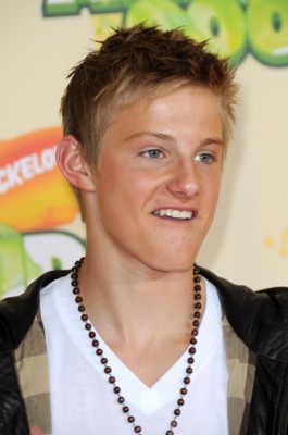 Alexander Ludwig puzzle G298561