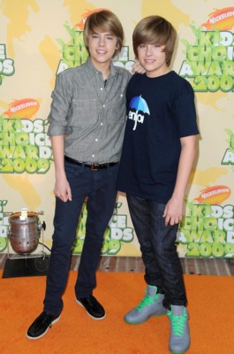 Cole and Dylan Sprouse Poster G299010
