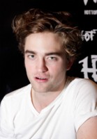 Robert Pattinson Longsleeve T-shirt #290645