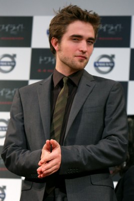 Robert Pattinson tote bag #G299680