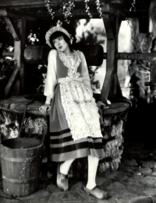 Colleen Moore Poster G302780