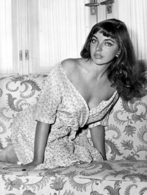 Joan Collins Poster G306834
