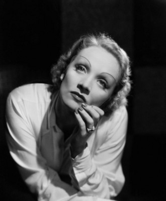 Marlene Dietrich Poster G309382