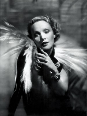 Marlene Dietrich Poster G309478