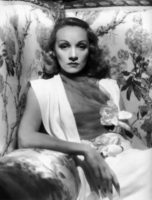 Marlene Dietrich Poster G309479