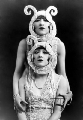 The Dolly Sisters Poster G311689